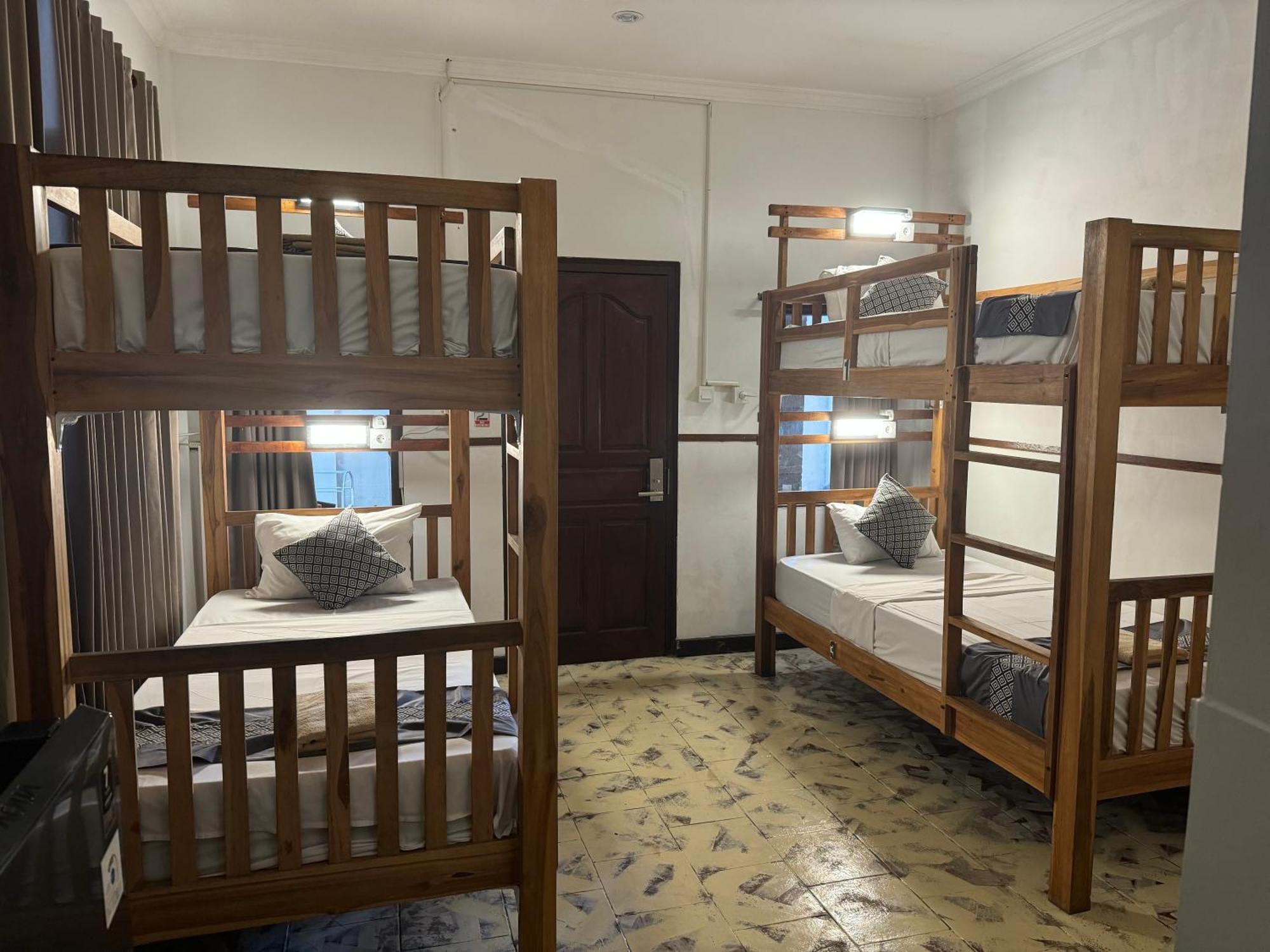 Easy Surf Camp Hotel Kuta Lombok Kültér fotó