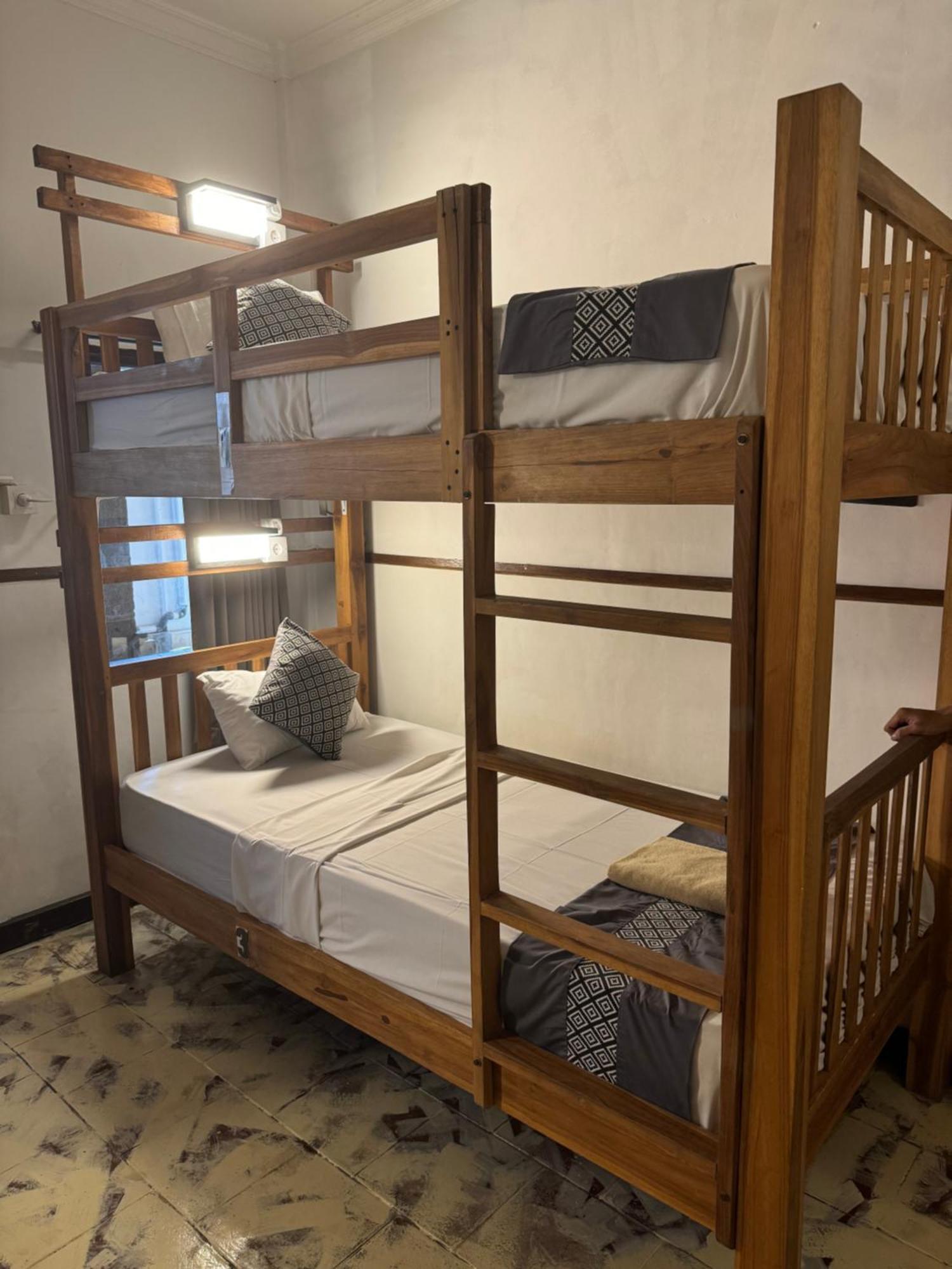 Easy Surf Camp Hotel Kuta Lombok Kültér fotó